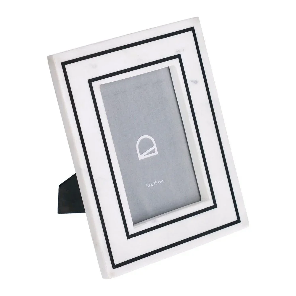 Bílý kamenný stojací rámeček 18x23 cm Vittoria – Kave Home v:1760252
