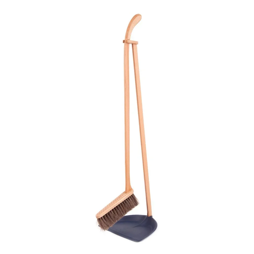 Set koštěte z koňských žíní a modré plastové lopatky Iris Hantverk v:718008