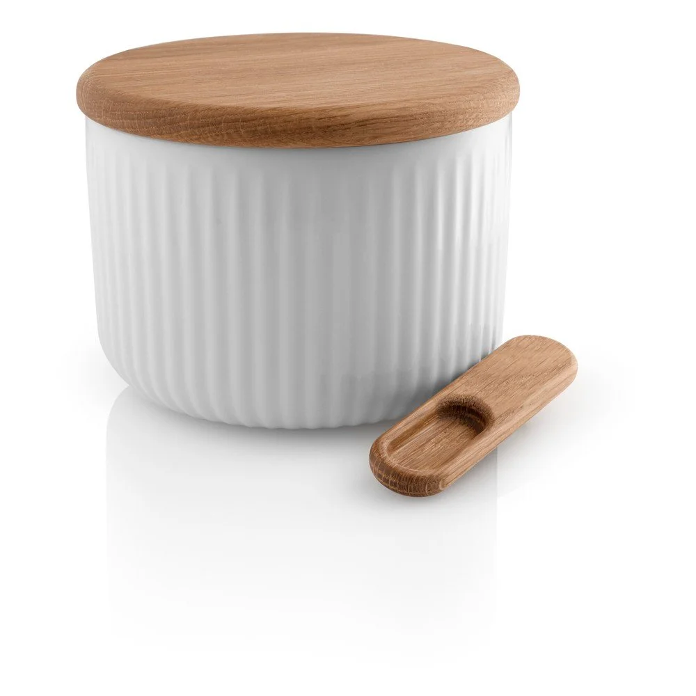 Bílá porcelánová dóza na sůl s dřevěným víkem a lžičkou Eva Solo Legio Nova v:1415209 Bílá porcelánová dóza na sůl s dřevěným víkem a lžičkou Eva Solo Legio Nova v:1415209