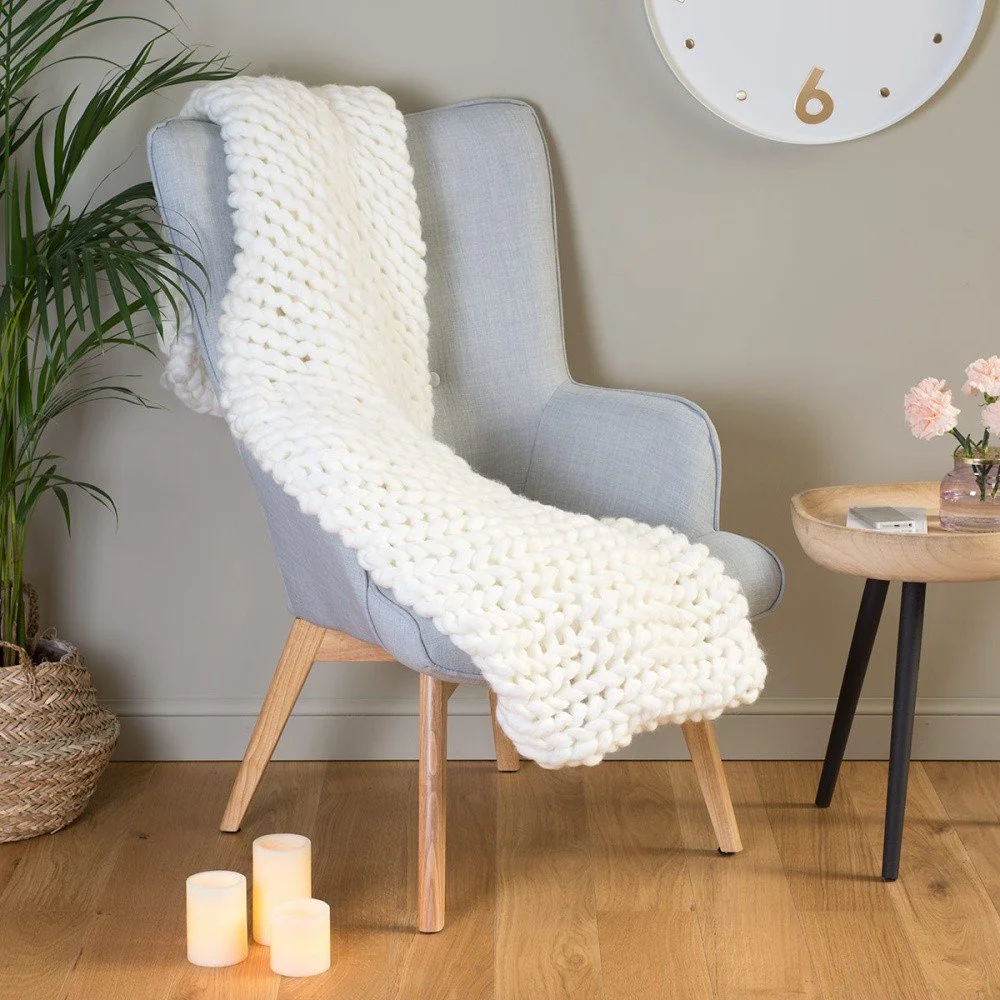 Bílý pletený přehoz Le Studio XXL Knitting Throw, 127 x 152 cm v:1170564