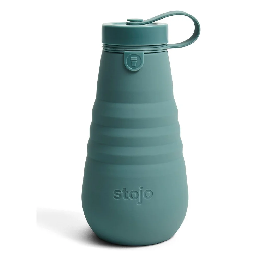 Tmavě zelená skládací lahev Stojo Bottle Eucalyptus, 590 ml v:1382677