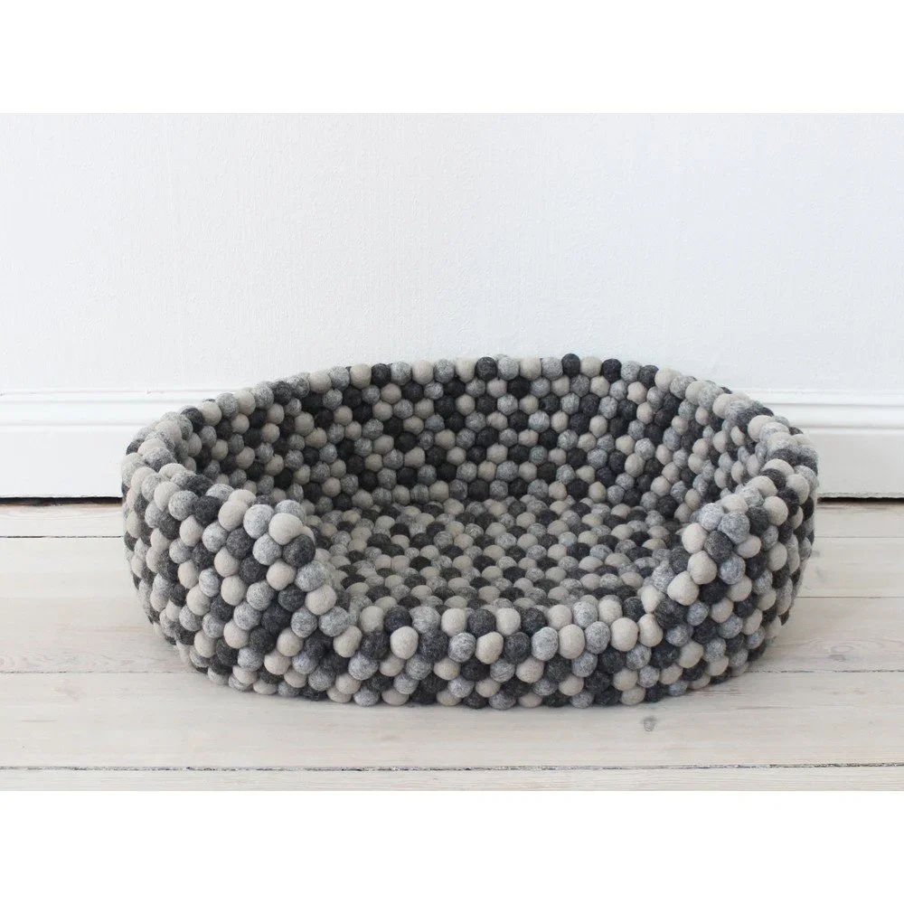 Tmavě šedý kuličkový vlněný pelíšek pro domácí zvířata Wooldot Ball Pet Basket, 40 x 30 cm v:1341223