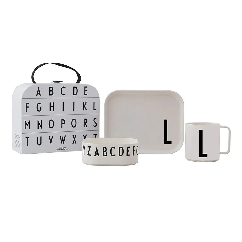 3dílný dětský jídelní set s kufříkem Design Letters Classics L v:1417765 3dílný dětský jídelní set s kufříkem Design Letters Classics L v:1417765