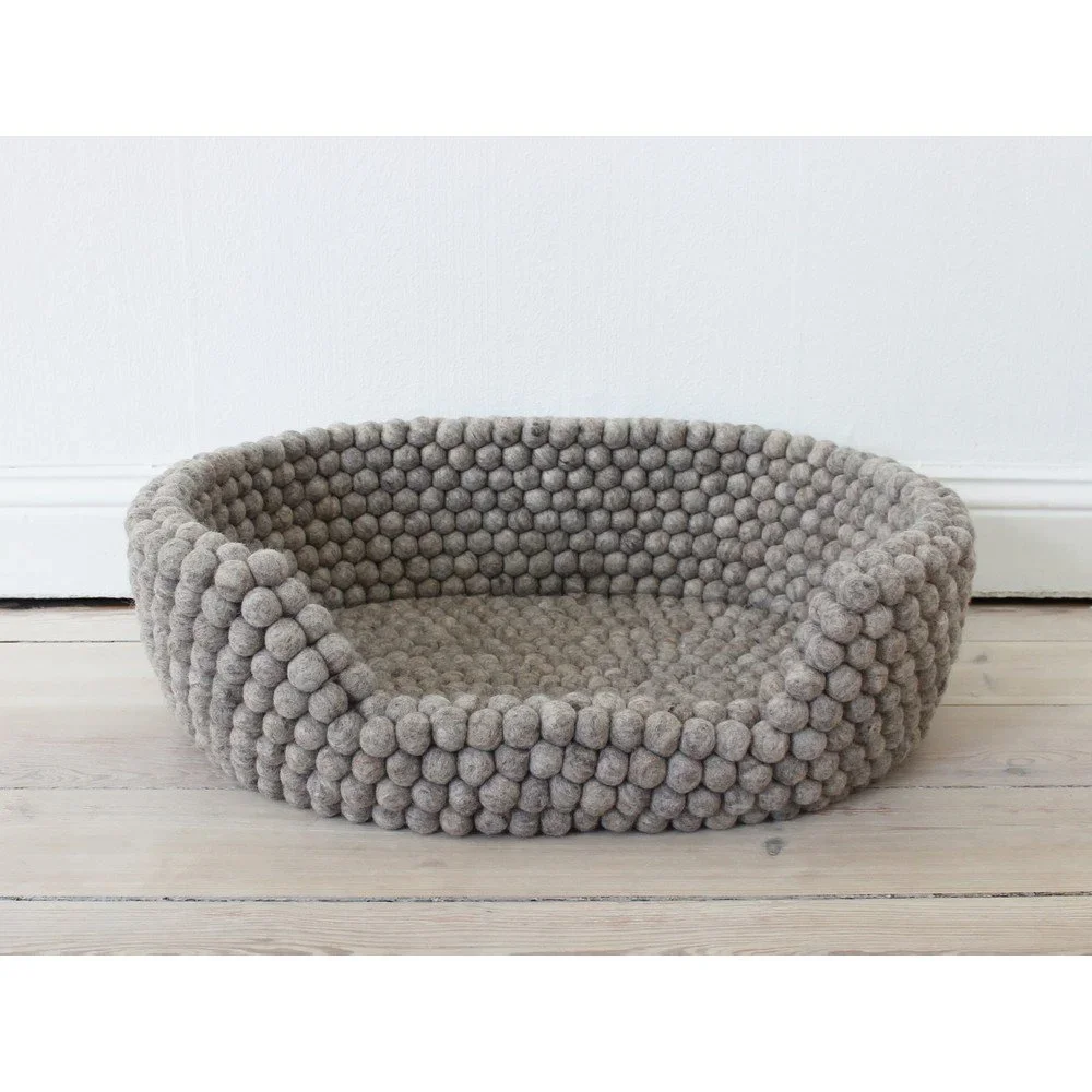 Pískově hnědý kuličkový vlněný pelíšek pro domácí zvířata Wooldot Ball Pet Basket, 40 x 30 cm v:1341205