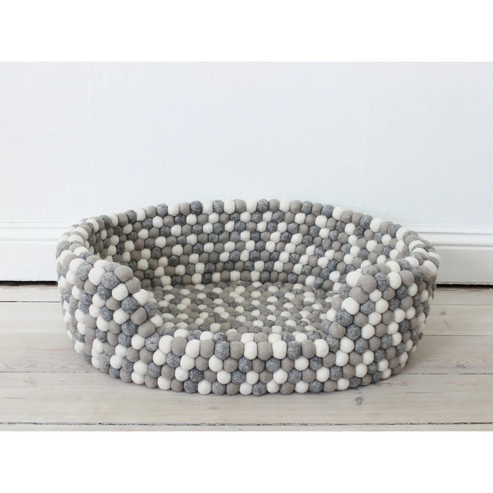 Světle šedo-bílý kuličkový vlněný pelíšek pro domácí zvířata Wooldot Ball Pet Basket, 60 x 40 cm v:1341177