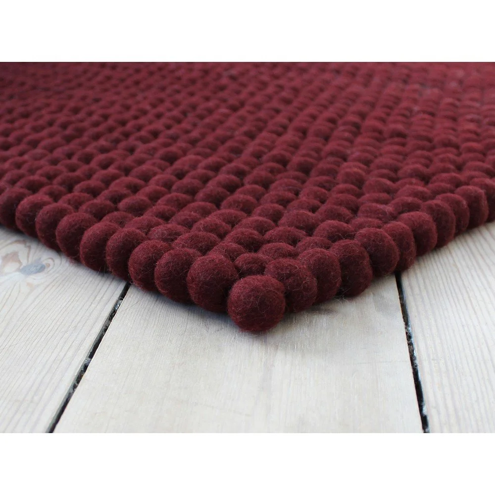 Tmavě višňový kuličkový vlněný koberec Wooldot Ball Rugs, 100 x 150 cm v:1340953