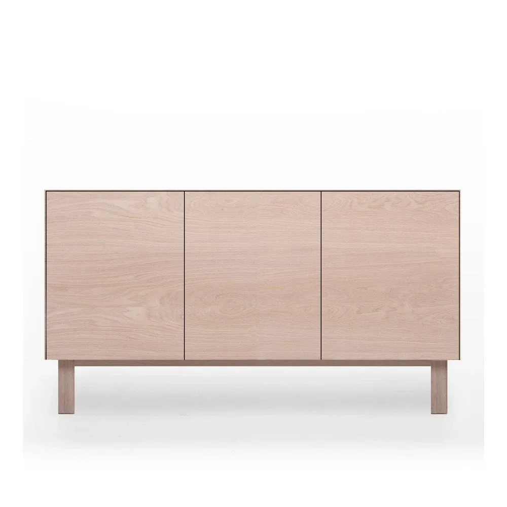 Skříňka z dubového dřeva se 3 dvířky Another Brand Cubo v:701272